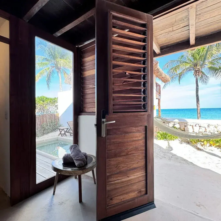 Standard room with partial sea view