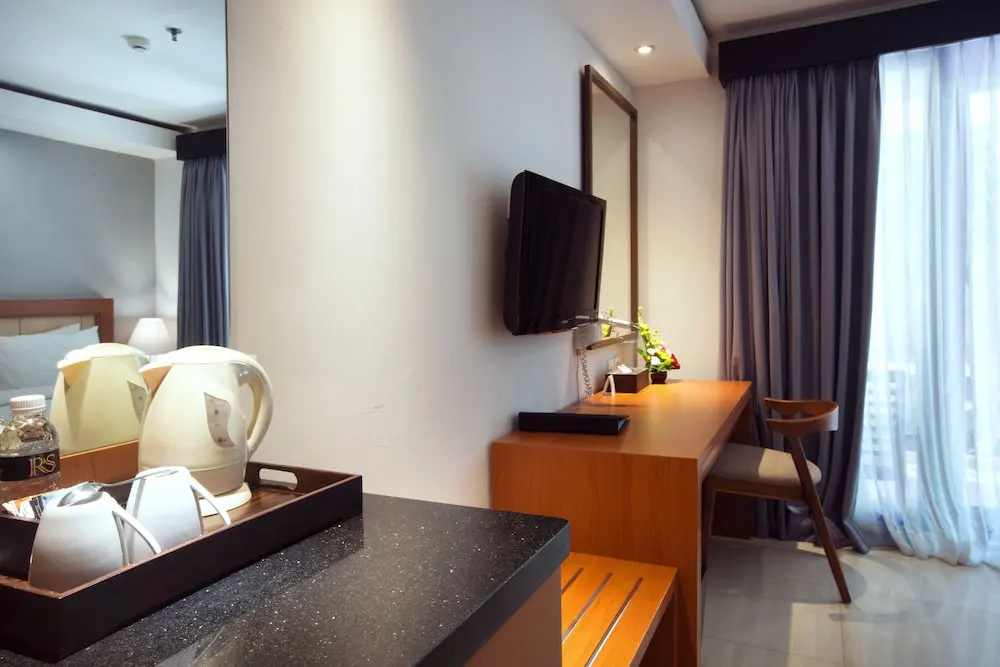 Lobby & Reception