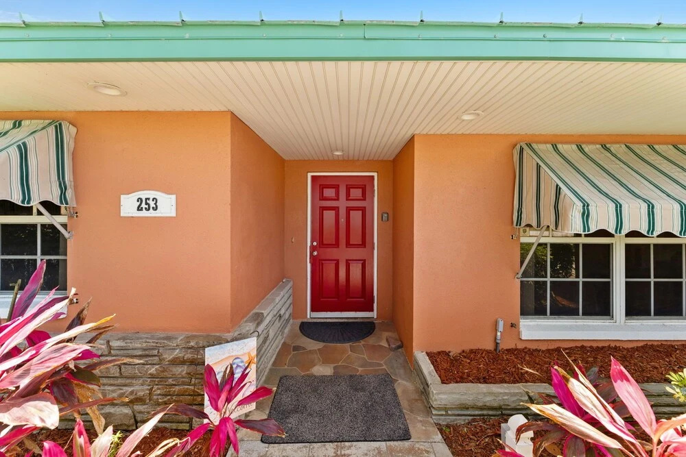 253 Palm Ln