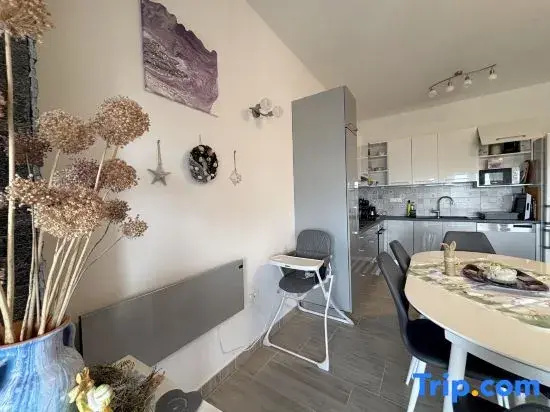 Two-Bedroom Apartment with Sea View Artmare