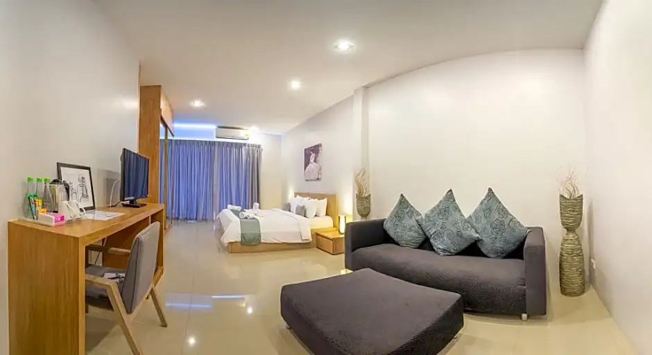 Трёхместный люкс в Lemonade Phuket