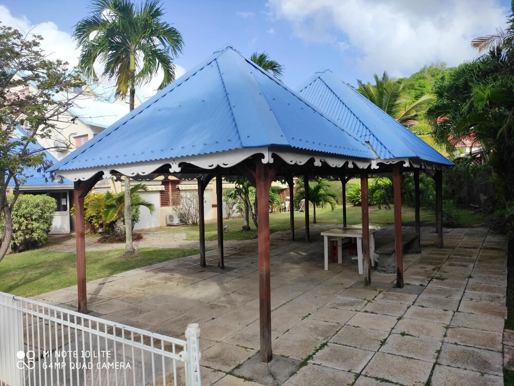 Studio In Saint Anne With Shared Pool Enclosed Garden And Wifi