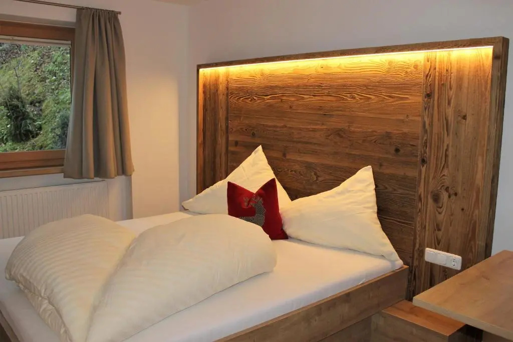 Standard Double room with balcony (full double bed)