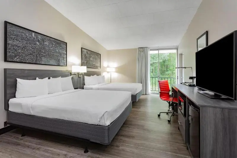 Ramada by Wyndham Hartford North / Bradley Airport - Chambres