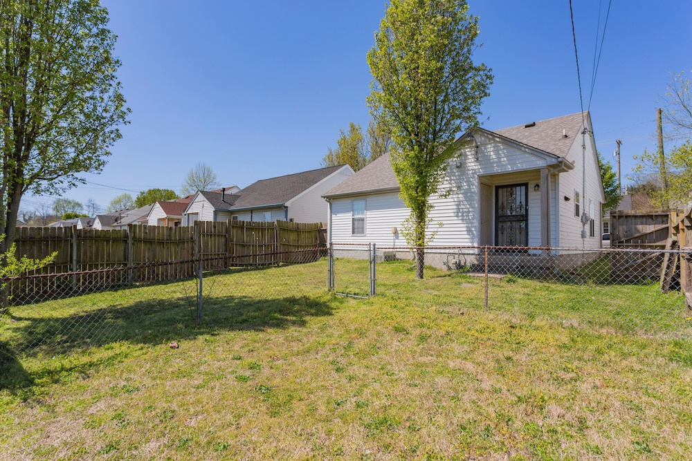 Looby Location- Charming 3br Home 10 min to Downtown!