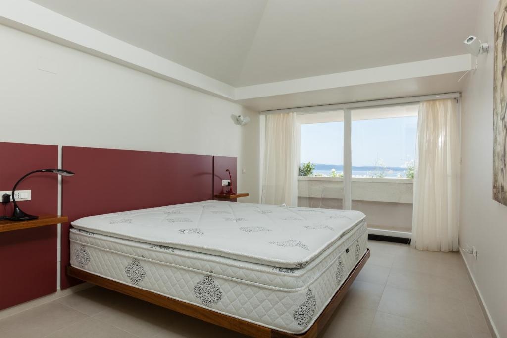 1 Bedroom Penthouse Apartment with sea view