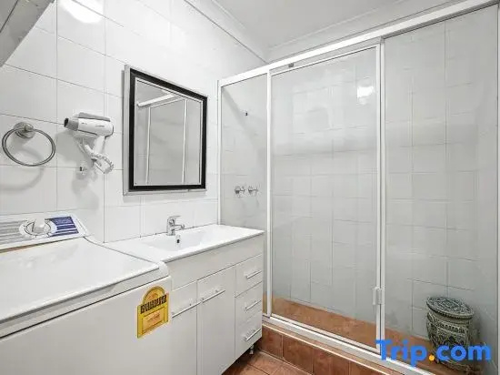Cozy Rooms - Seconds to Central Station - Nearby CBD USYD UTS - Shared Bathroom