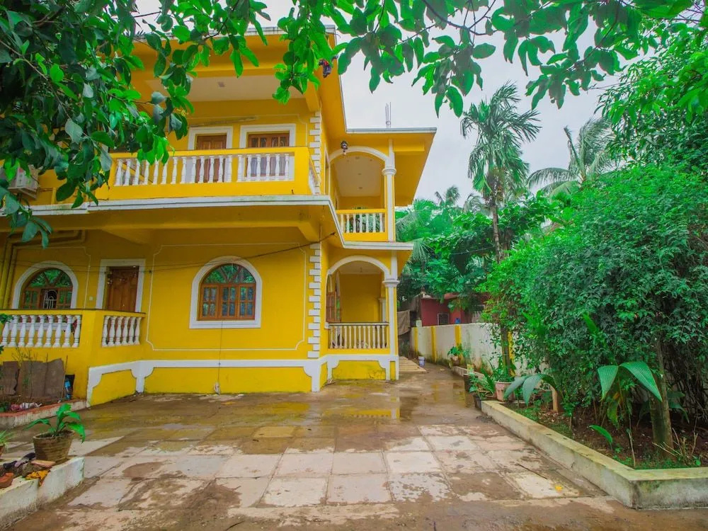 OYO 16401 Home Colorful Studio Calangute Beach