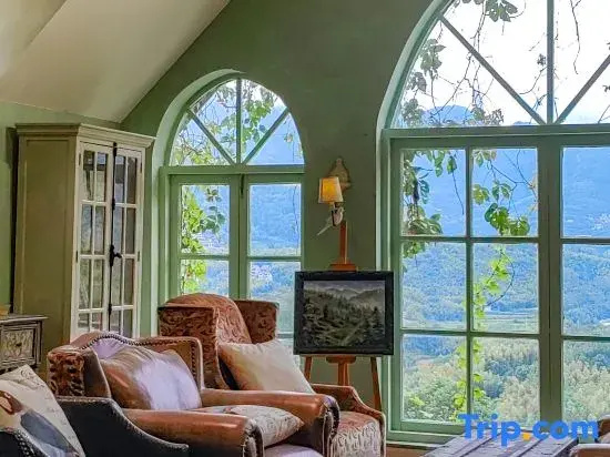 Dosen Manor