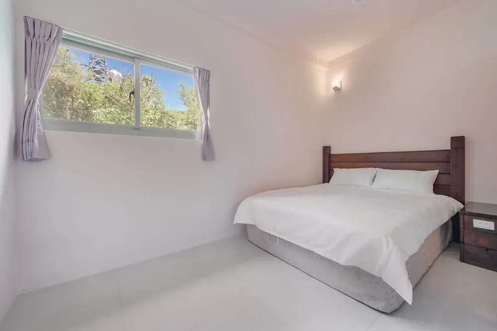 Standard Family room with garden view