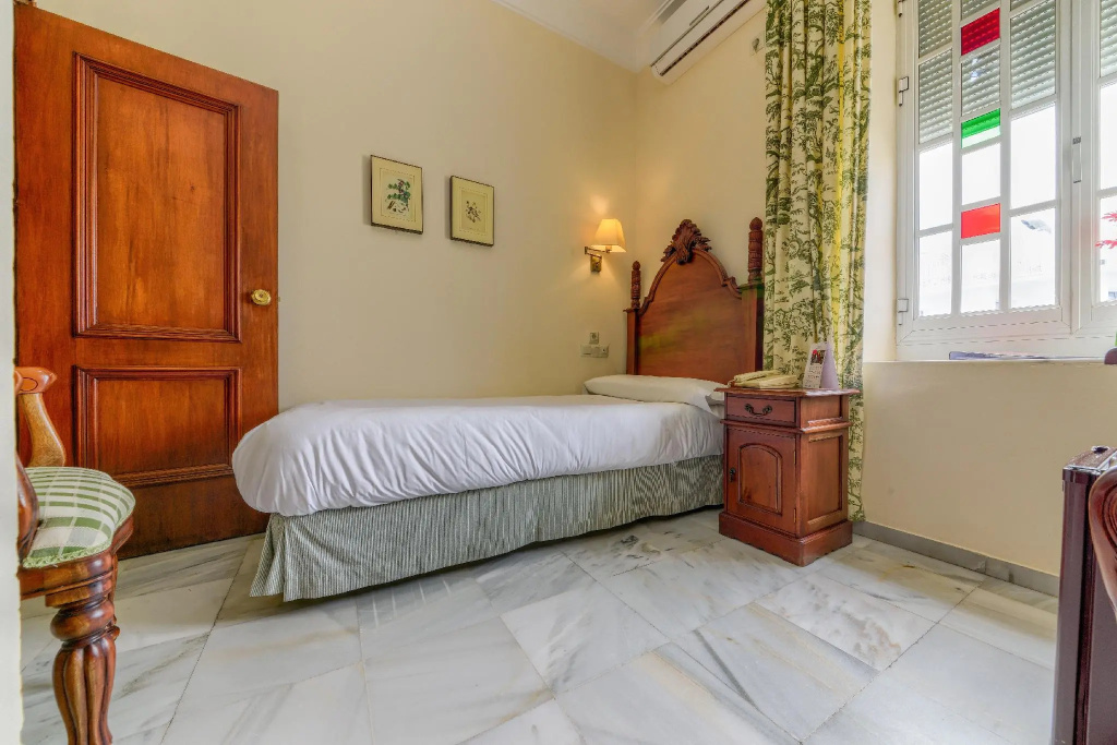 Standard Single room