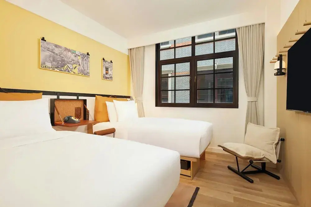 Standard Double room with city view (twin beds)