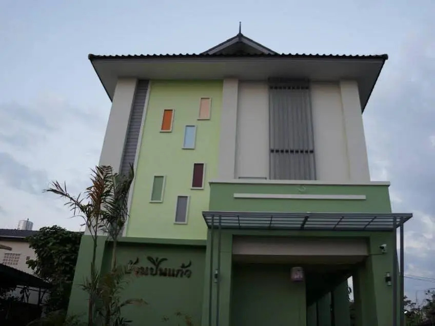 Bann Pinkeaw Apartments