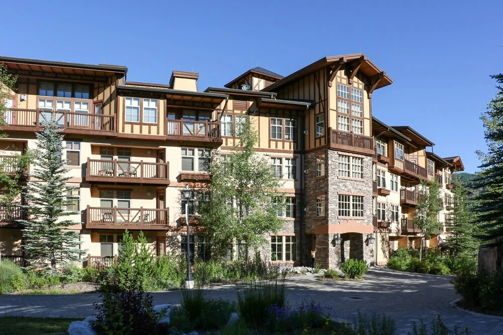 1310 - One Bedroom + Den Standard Eagle Springs West 1 Condo by RedAwning
