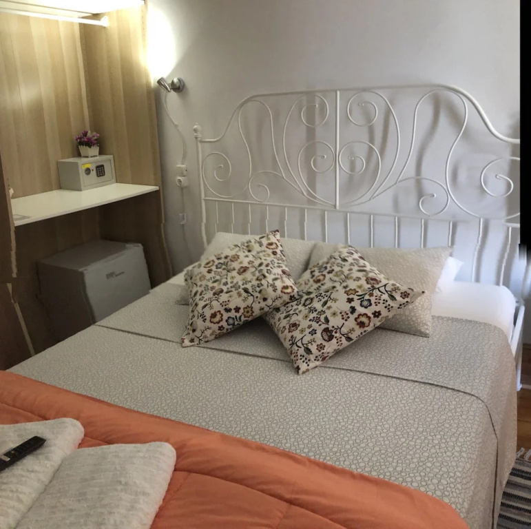 Standard Double room with balcony (full double bed)