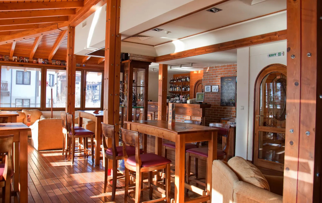 Food & Beverage