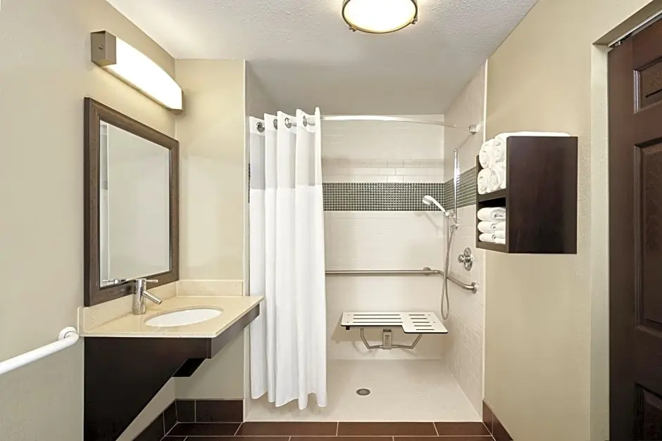 Staybridge Suites South Springfield by IHG - Chambres