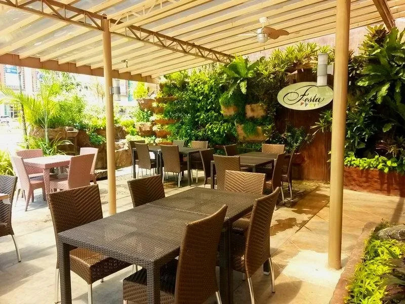 Food & Beverage