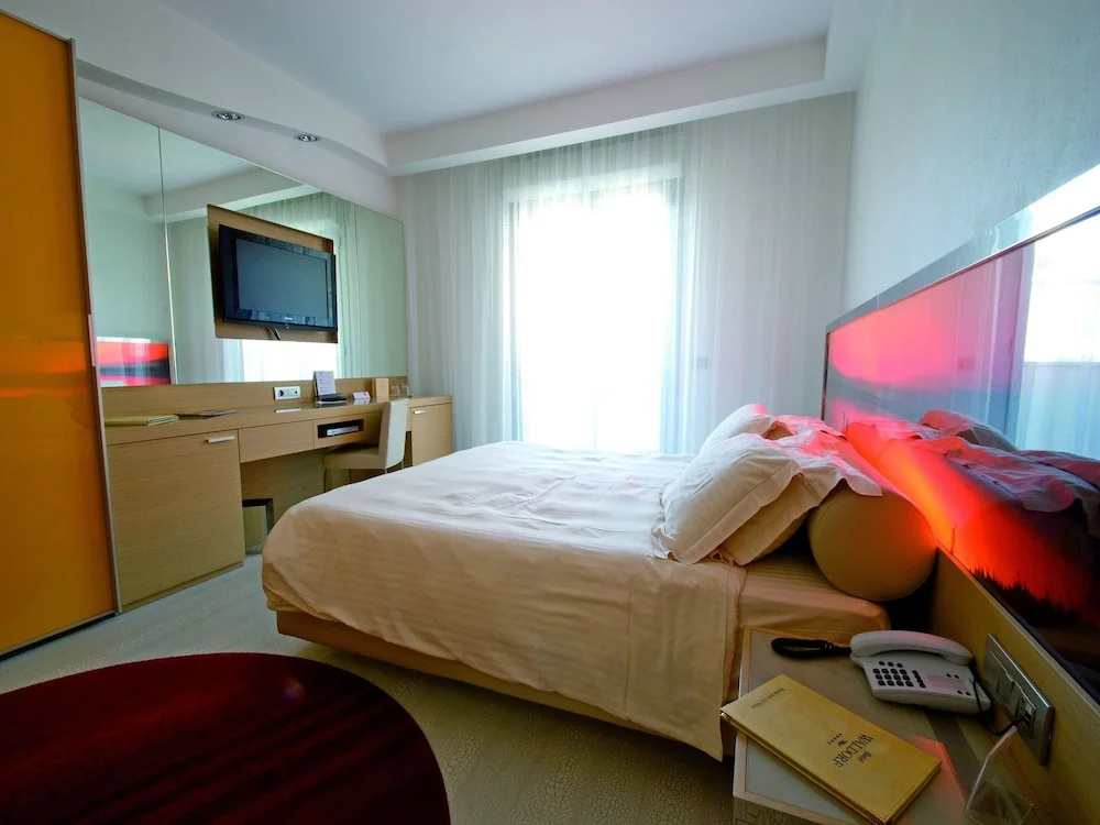 Superior Double room with balcony (full double bed)