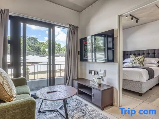 Elegant 2-Bedroom Apartment in Joburg's Waverley Suburb