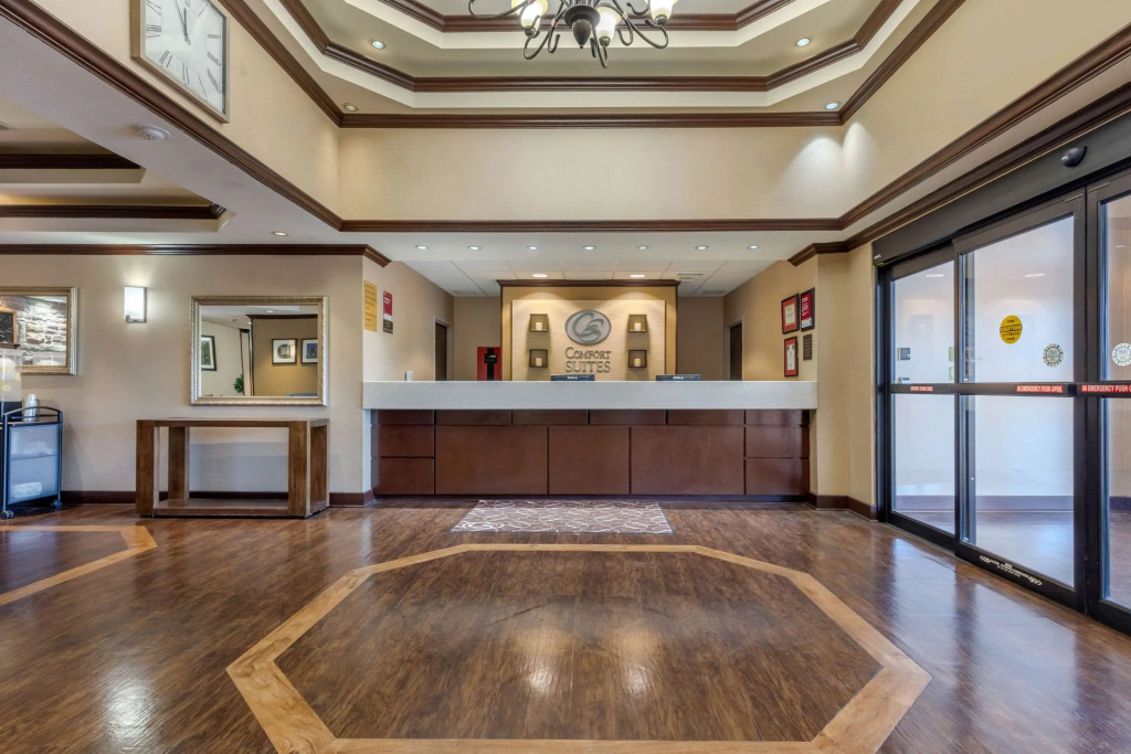 Lobby & Reception