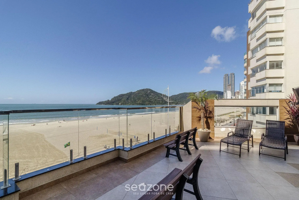 Apto aconchegante 3Q com varanda vista mar CET1702