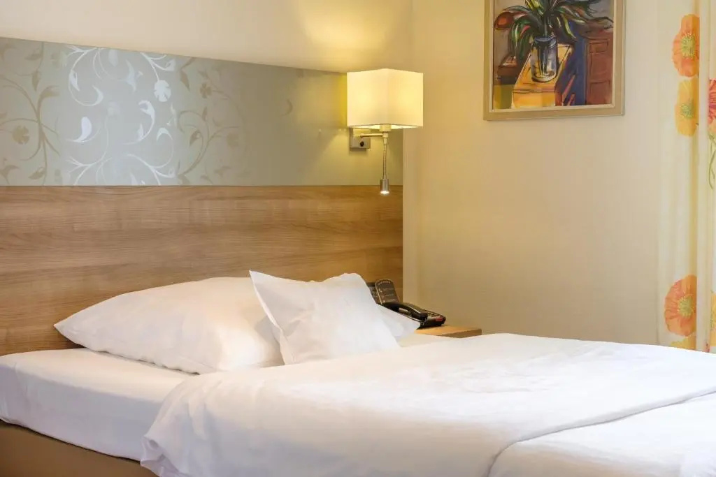 Hotel Hohenstaufen KG - Chambres