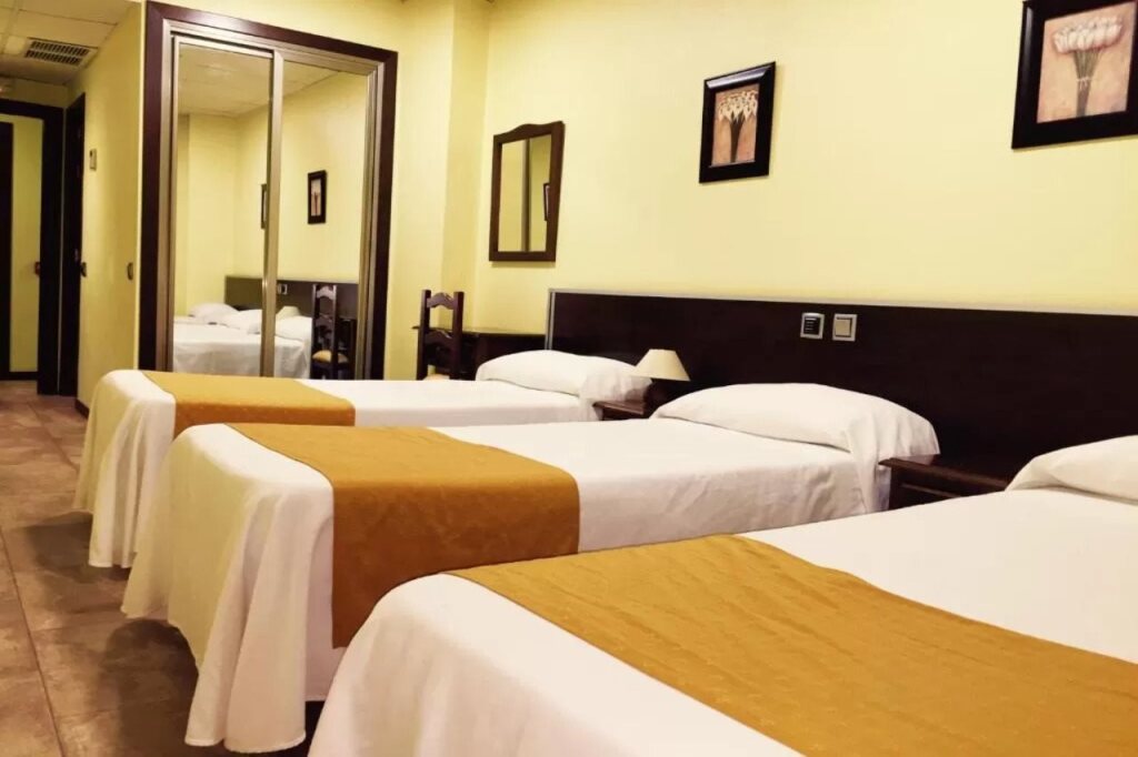 Hostal Complutense by null