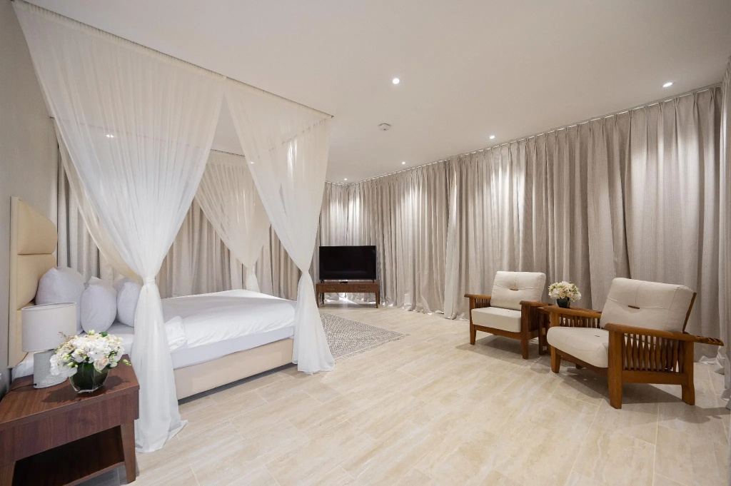 Suite seafront