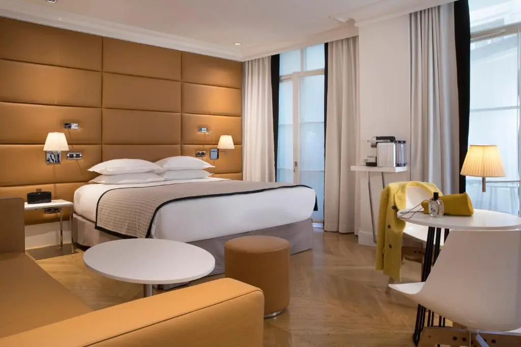 Hotel R de Paris 126
