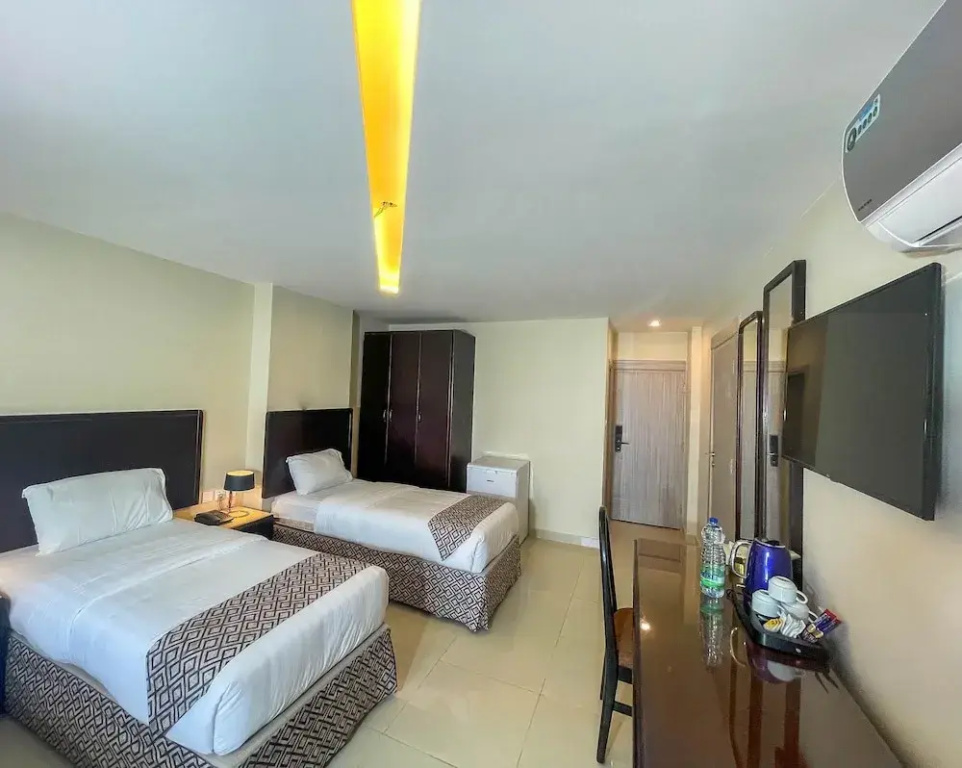 Deluxe Double room (full double bed)