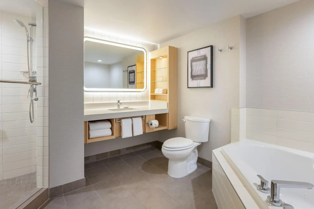 Delta Hotels by Marriott Grand Okanagan Resort - фото 9