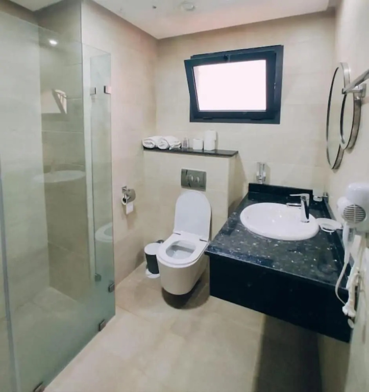Deluxe Double room (full double bed)