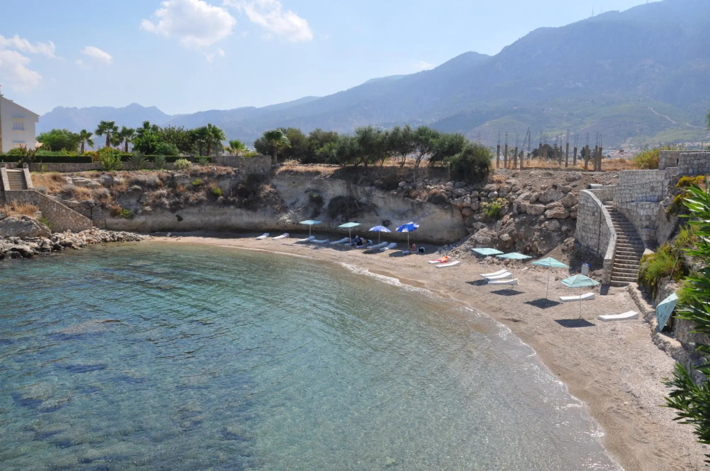 Beach & Waterfront