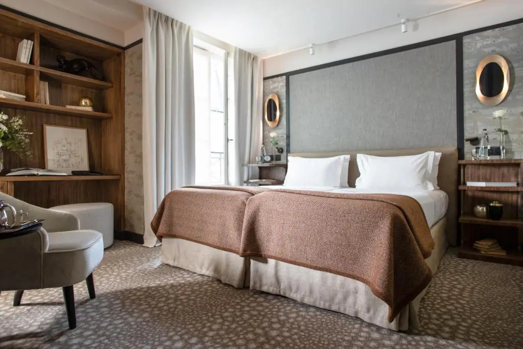 Deluxe Double room (full double bed)