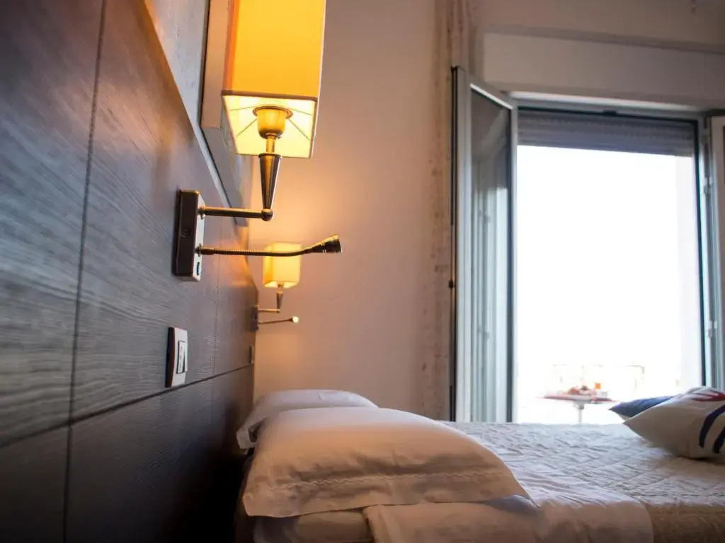 Standard Double room with sea view (full double bed)