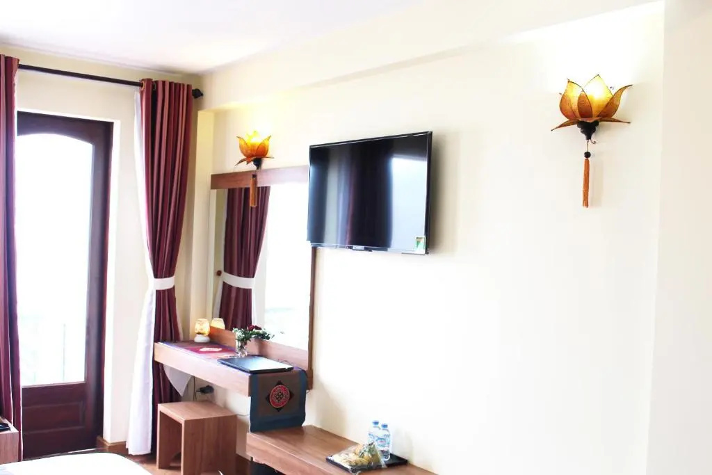 Deluxe Double room (full double bed)