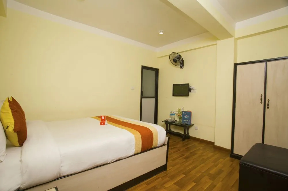 OYO 156 Hotel Sweet Town