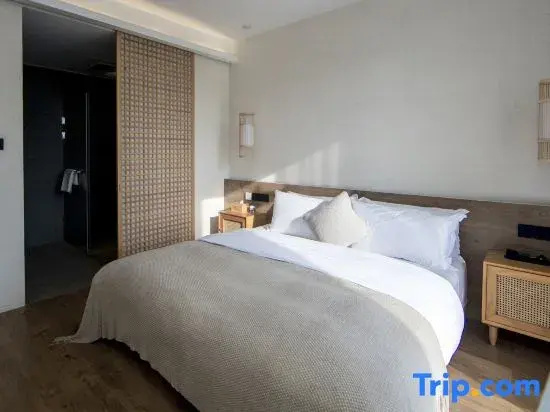 Standard Double room with garden view (full double bed)