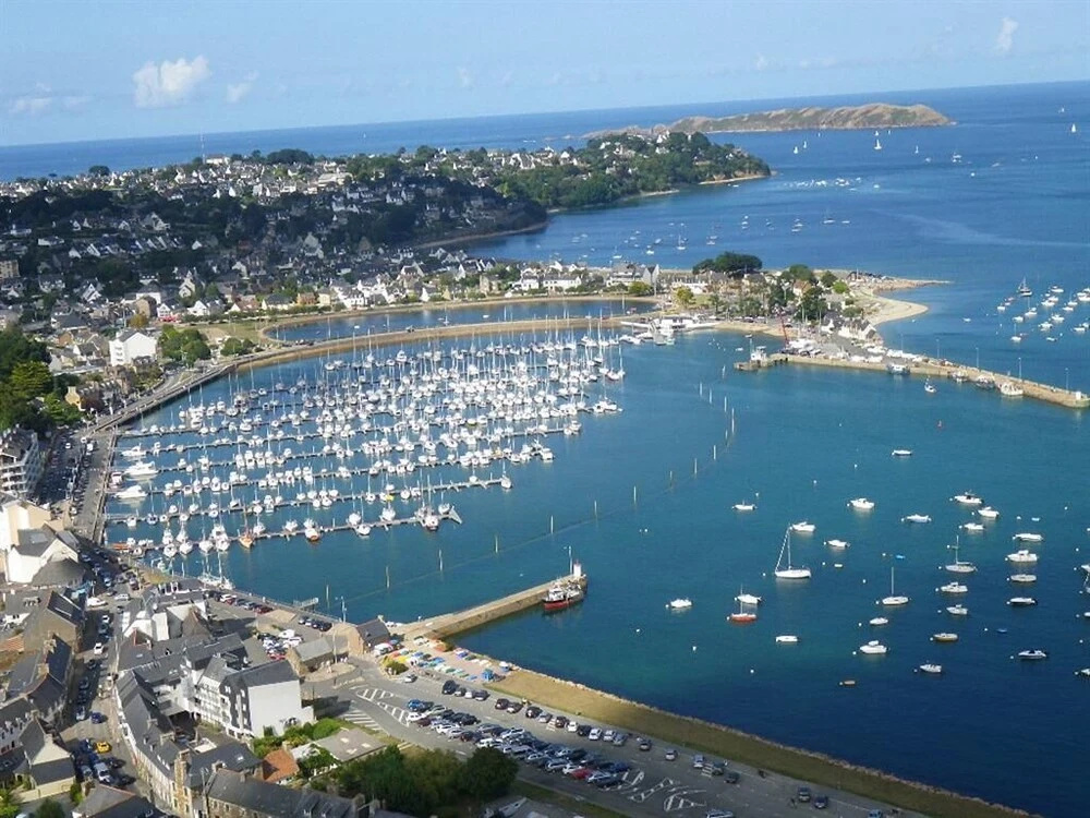 Beach & Waterfront