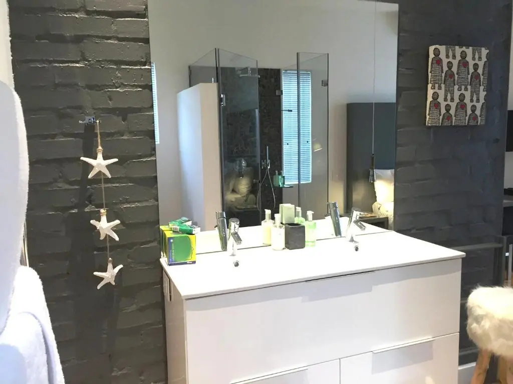 Classic Double room (full double bed)
