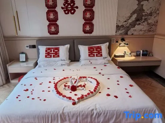 Ronghai Hotel (Shizong ，Qujing)