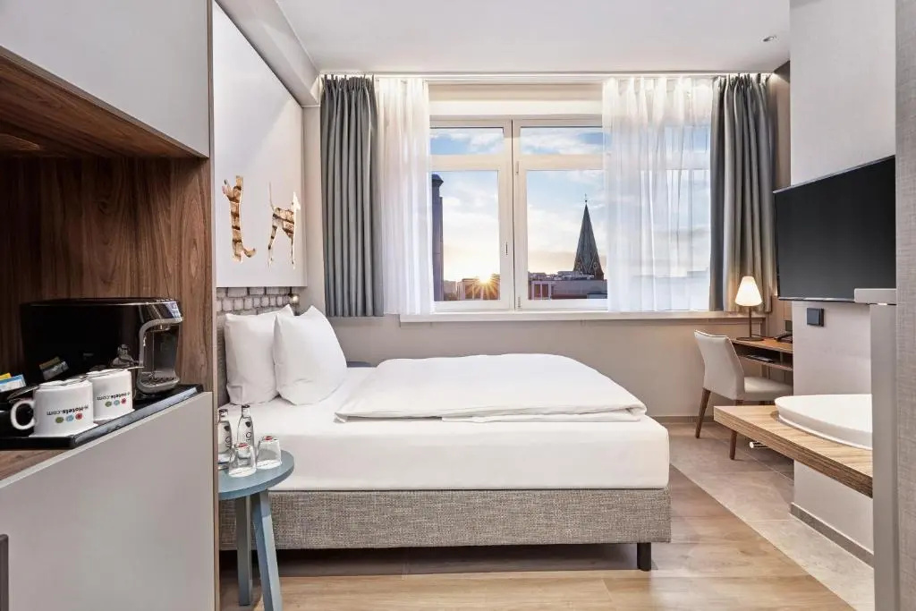 Standard Double room (full double bed)