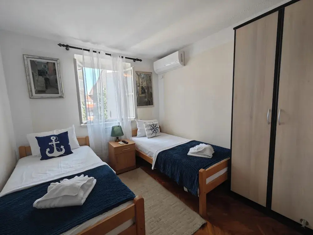 Standard Double room with city view (twin beds)