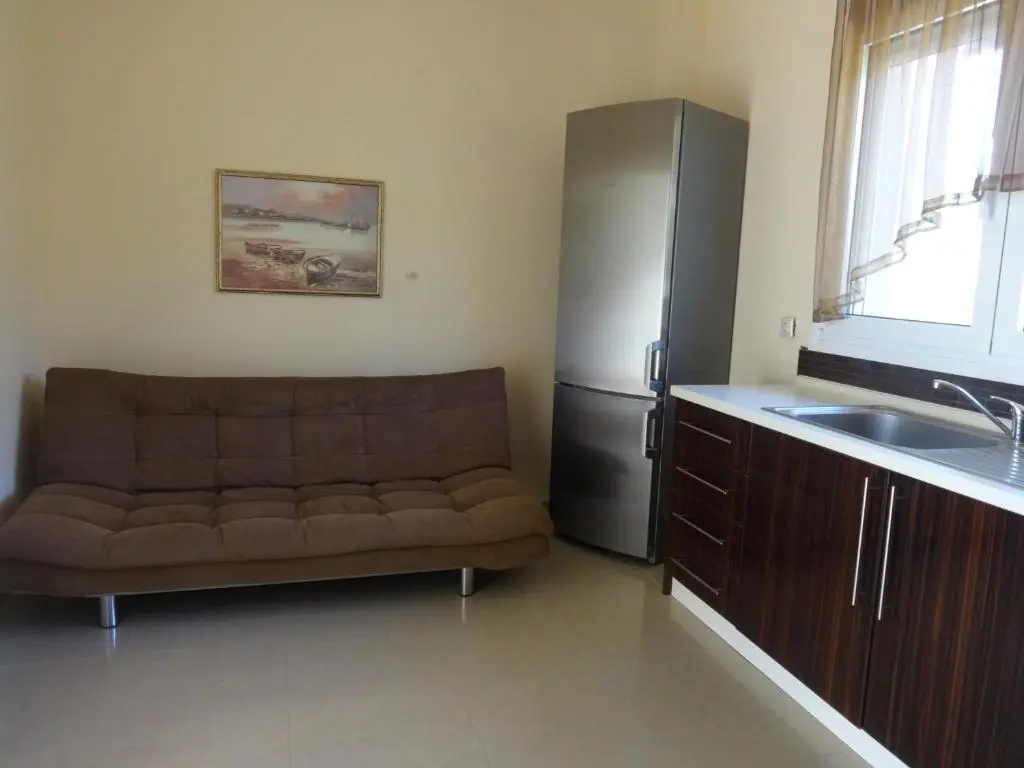 2 Bedrooms Cottage