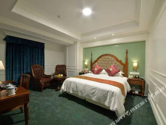 Business Double room (full double bed)