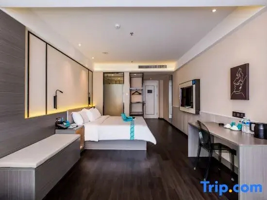 Superior Double room with view (full double bed)