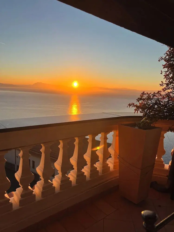 Superior Double room with balcony and with sea view (full double bed)