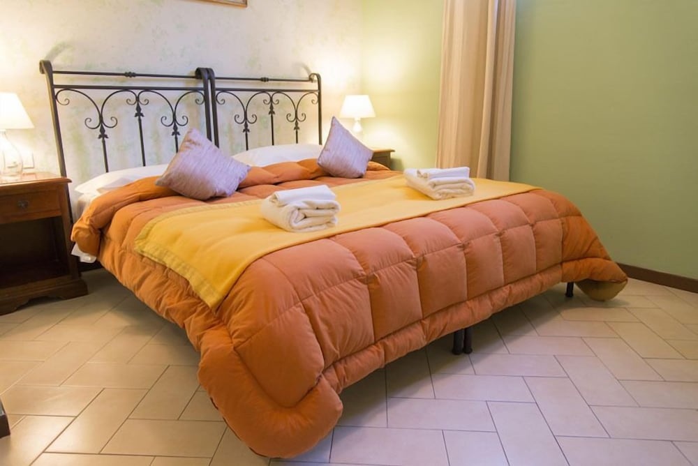 Florence Decamerone B&B — 3