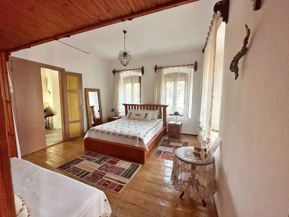 Deluxe Double room with garden view (full double bed)